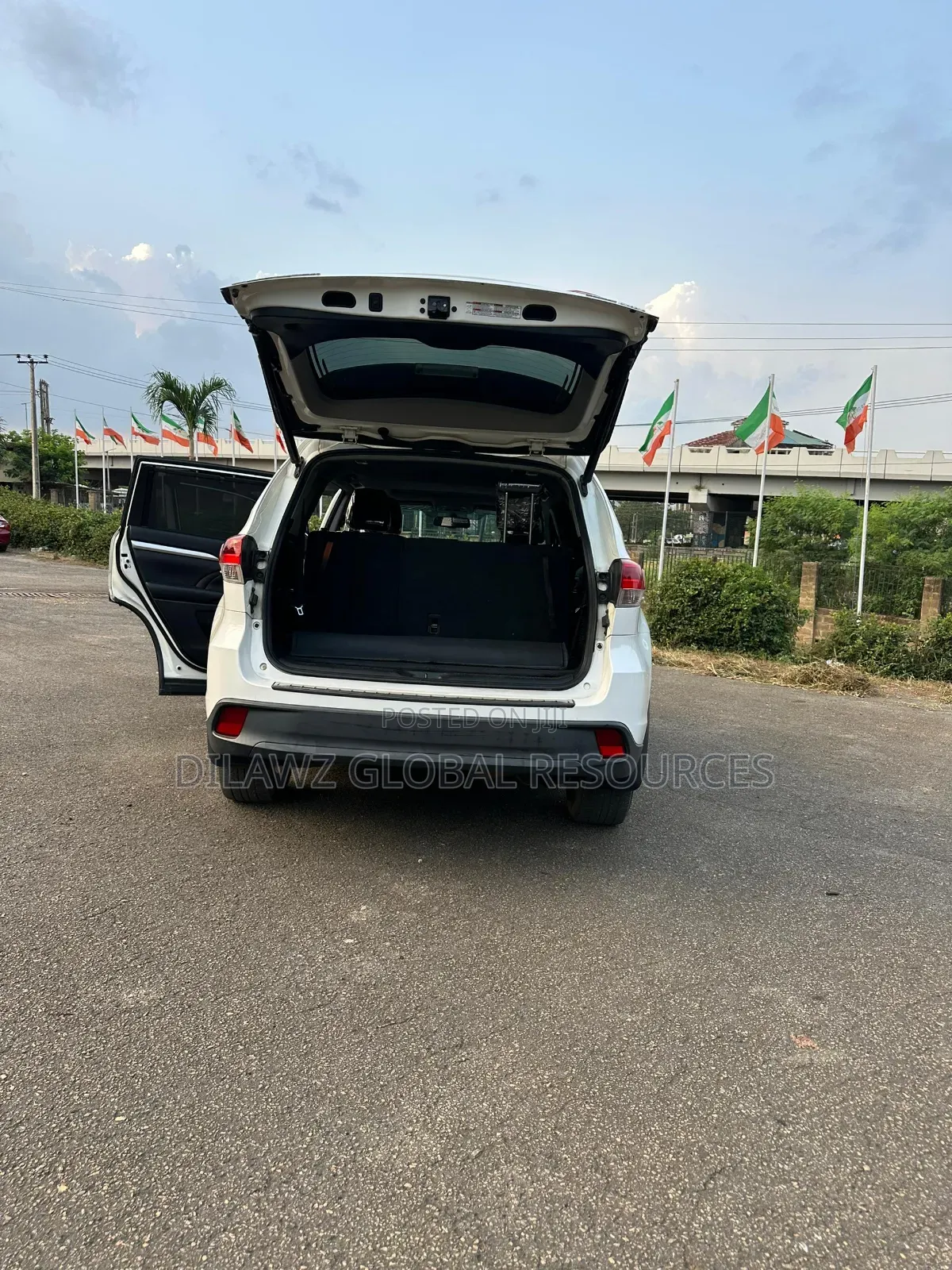 Toyota Highlander SE 2019 White