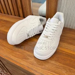Nike Airforce 1 '07 Tripple White And Tripple Black