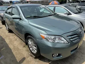 Toyota Camry XLE V6 4dr Sedan (3.5L 6cyl 6A) 2011 Green