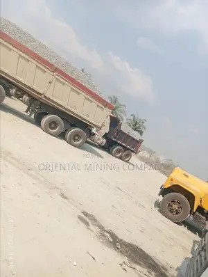 Black Chippings and Granite for Road and Site Construction