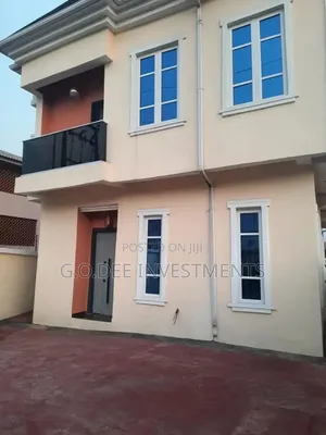 5bdrm Duplex in Off Ago-Palace Way for sale