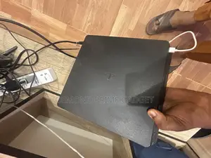 Play Station 4 Used