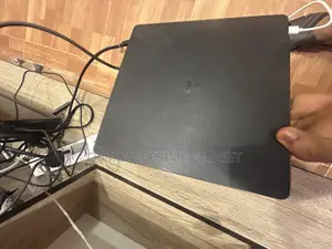 Play Station 4 Used
