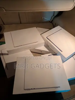 New Laptop Apple MacBook Air 2025 M4 13-Inch 16GB Apple M4 SSD 256GB