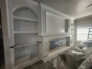 Pop Royal Tv Shelf