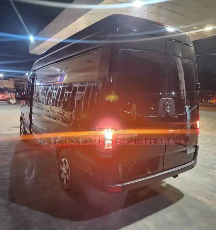 Mercedes-Benz Sprinter 2013 Black