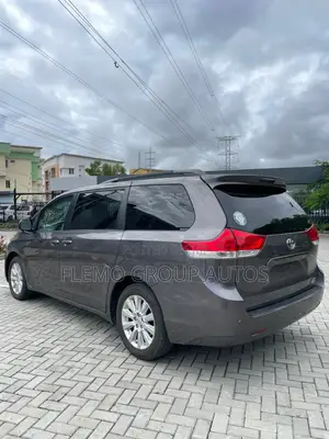 Toyota Sienna 2014 Gray