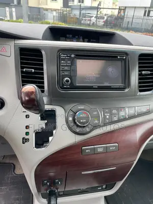Toyota Sienna 2014 Gray