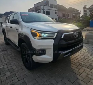 Toyota Hilux Revo Double Cab Petrol 2.7 AWD 2022 White