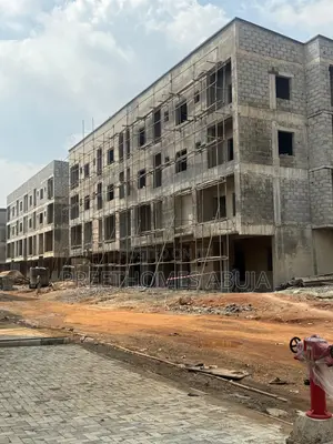 1unit 3 Bedroom Apartment Corner-Piece Top Floor. For Sale