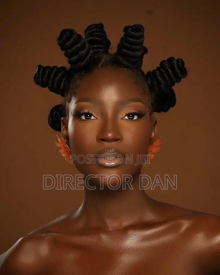 Photographer, High End Retoucher
