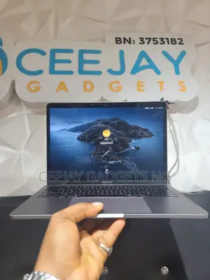 Laptop Apple MacBook Pro 2018 16GB Intel Core I7 SSD 256GB