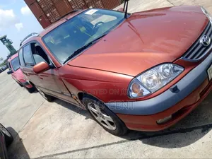 Toyota Avensis 1.8 VVT-i 2003 Red