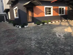 4bdrm Duplex in Parkview Estate for rent