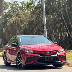 Toyota Camry SE 2023 Red