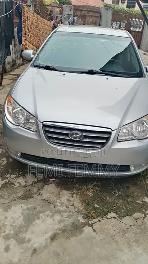 Hyundai Elantra 2010 Silver