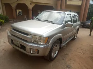Infiniti QX4 2003 Silver