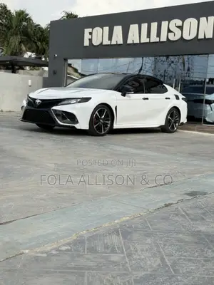 Toyota Camry XSE V6 FWD (3.5L 6cyl 8AM) 2018 White