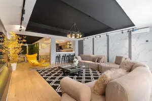Luxurious 3 Bedroom Waterfront Apartment