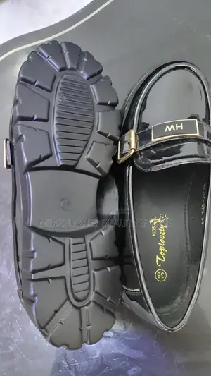 Black Unisex Shoe
