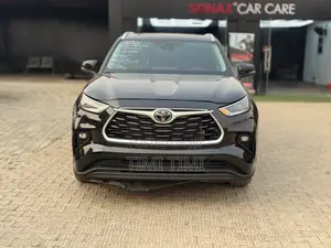 Toyota Highlander XLE 2022 Black