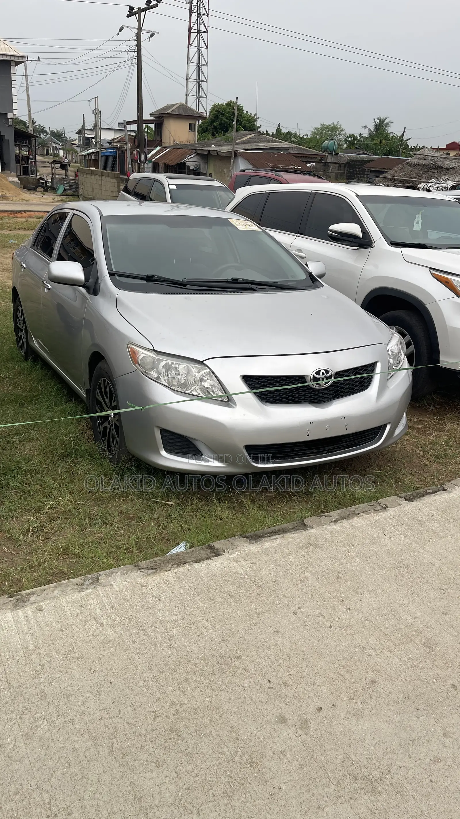 Toyota Corolla LE 4dr Sedan (1.8L 4cyl 4A) 2010 Silver