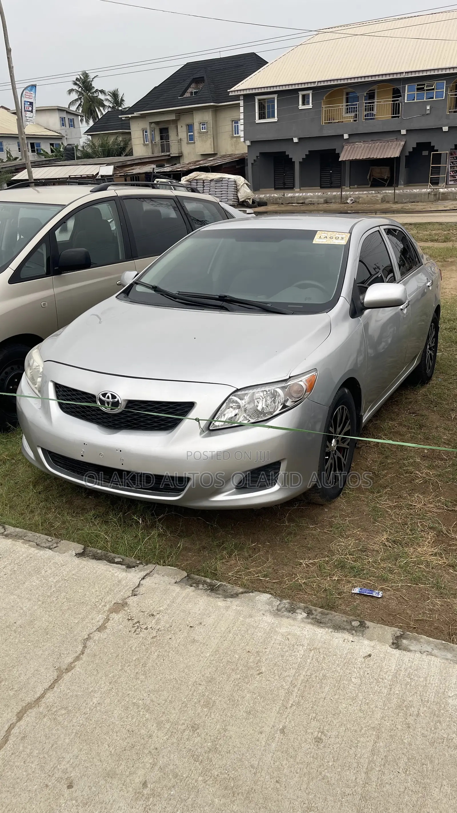 Toyota Corolla LE 4dr Sedan (1.8L 4cyl 4A) 2010 Silver