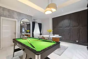 Luxurious And Cozy 3 Bedroom Apartment With Pool And Snooker Board