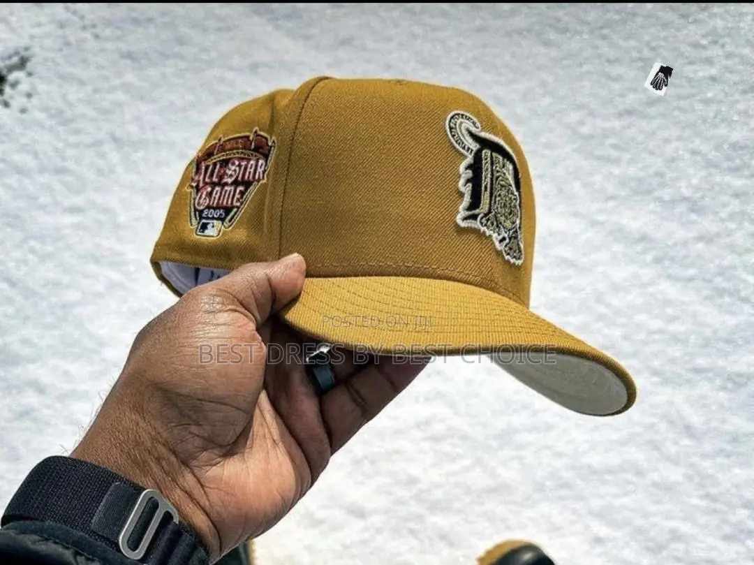 Pre Curved Snapback Caps