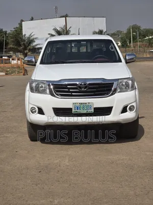 Toyota Hilux 2014 White