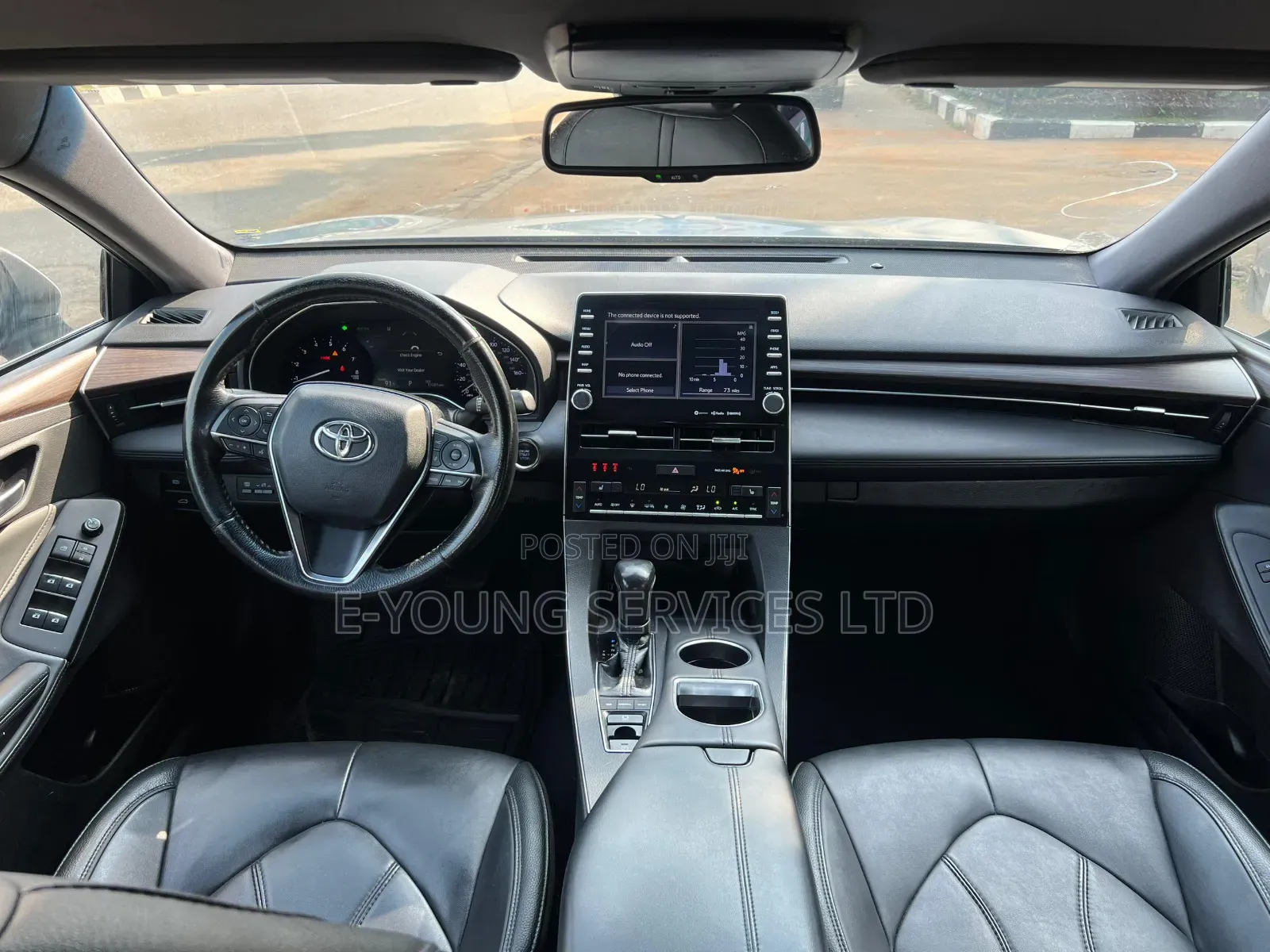 Toyota Avalon XLE 2020 Silver