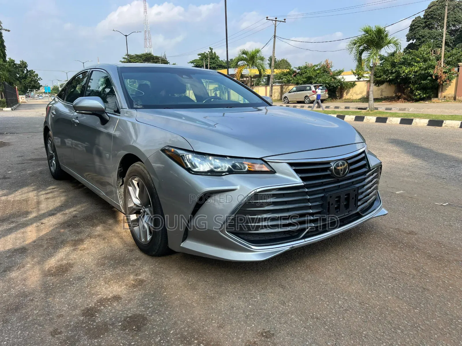 Toyota Avalon XLE 2020 Silver