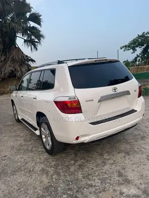 Toyota Highlander Limited 2010 White