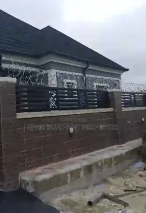 3bdrm Bungalow in Ughoton, Warri for sale