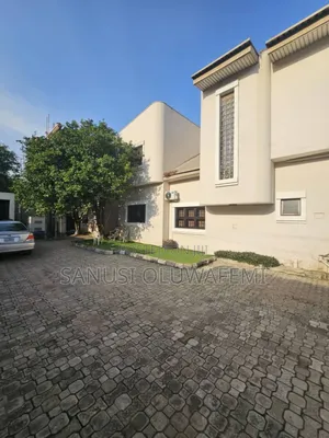8bdrm Duplex in Ikeja GRA for rent