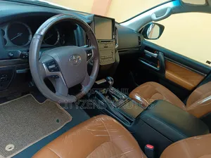 Toyota Land Cruiser 4.5 V8 GXR 2020 Black
