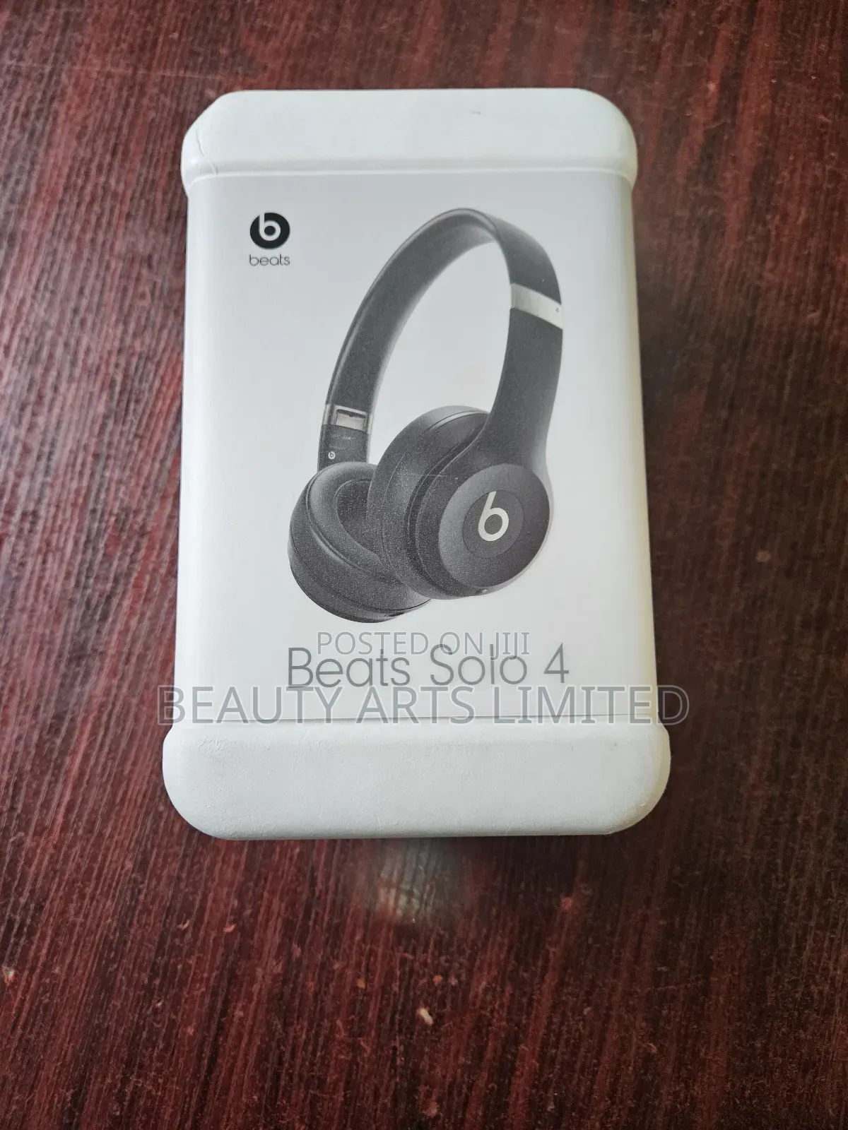 Beats Solo 4 Speakers
