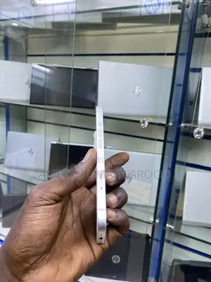 Apple iPhone 16 128 GB White