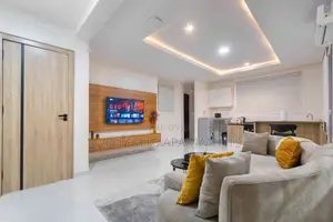 Velma Spacious and Luxurious 1 Bedroom Apartment