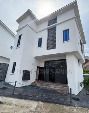 Store Space and Office for Sale