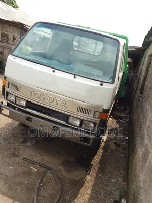 Toyota Dyna 150 First Body Petrol Truck