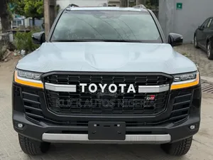 New Toyota Land Cruiser LC300 2025 Black