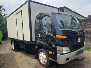 Toyota Dyna400 Covered Body