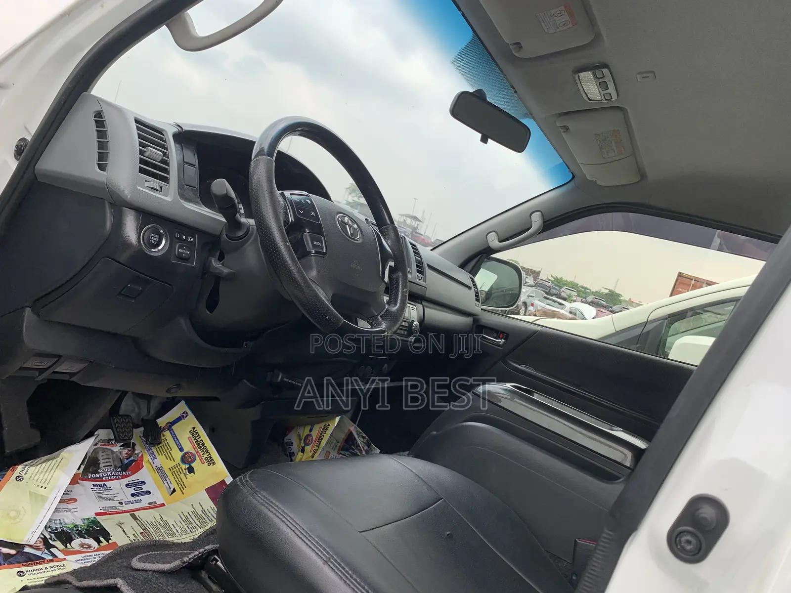 Toyota HiAce 2014 White