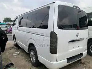 Toyota HiAce 2014 White