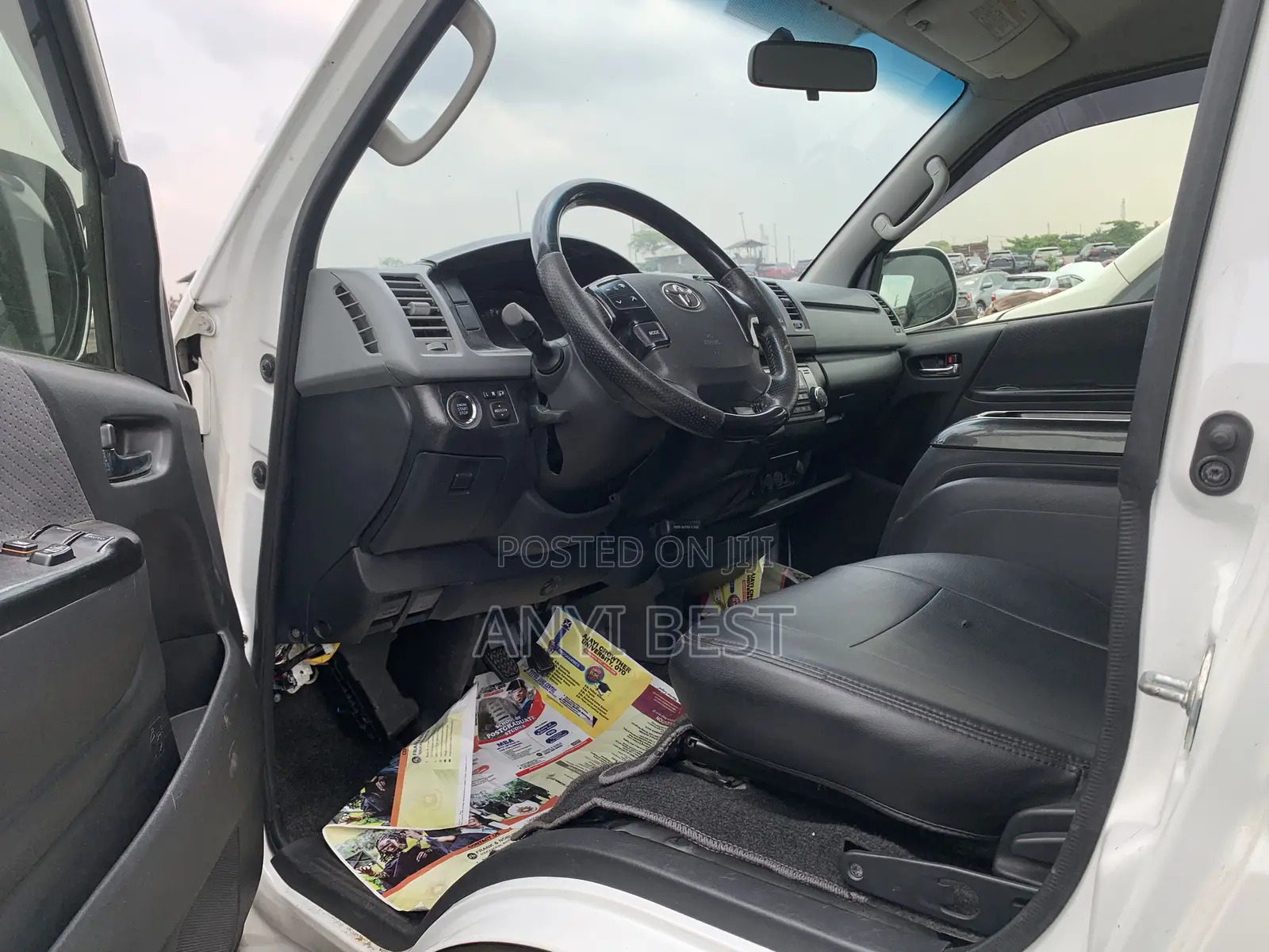 Toyota HiAce 2014 White