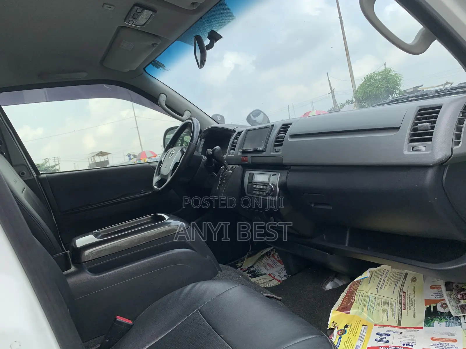Toyota HiAce 2014 White