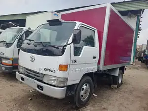 Toyota Dyna150 Covered Body 2002 White