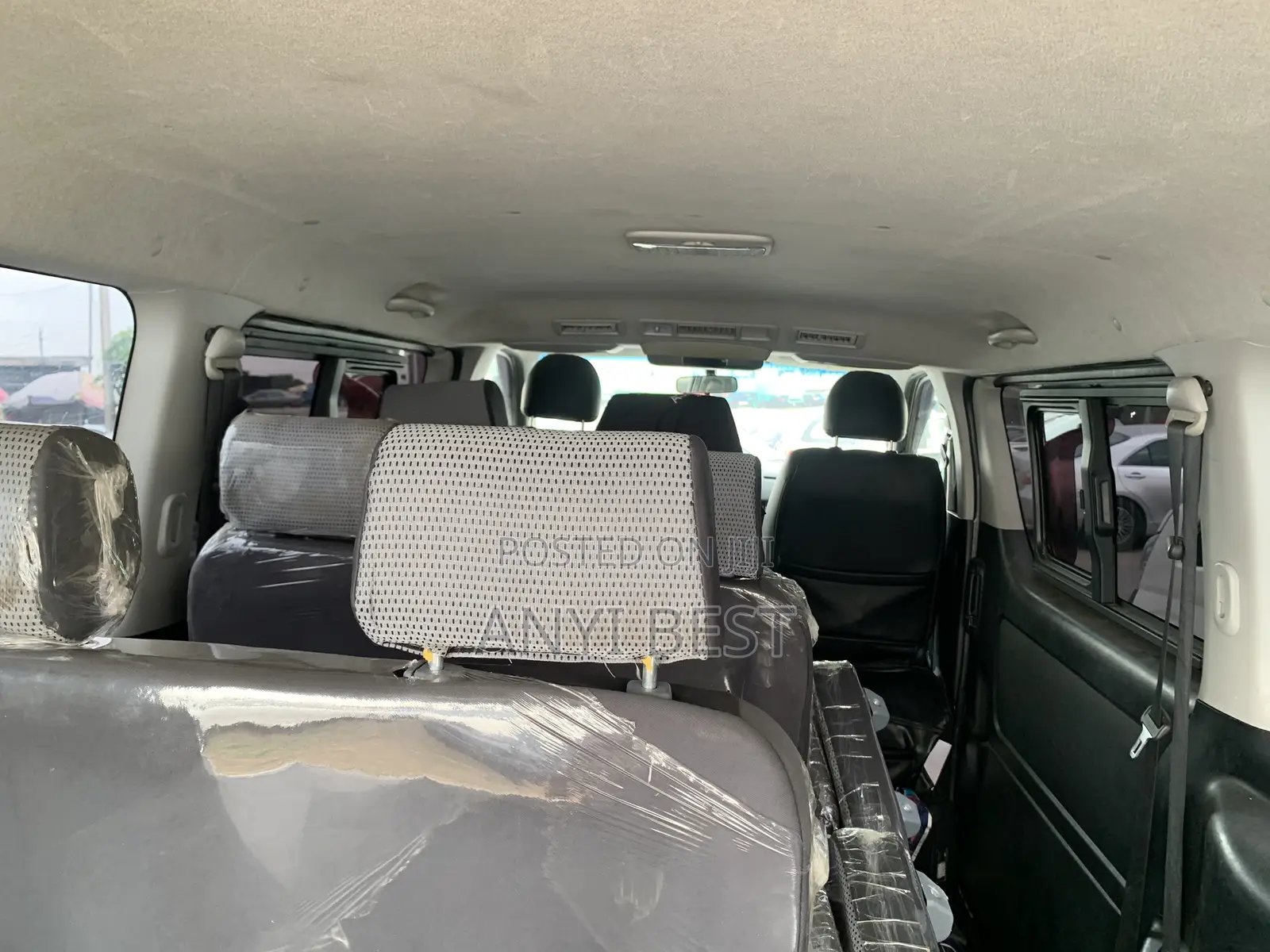 Toyota HiAce 2014 White