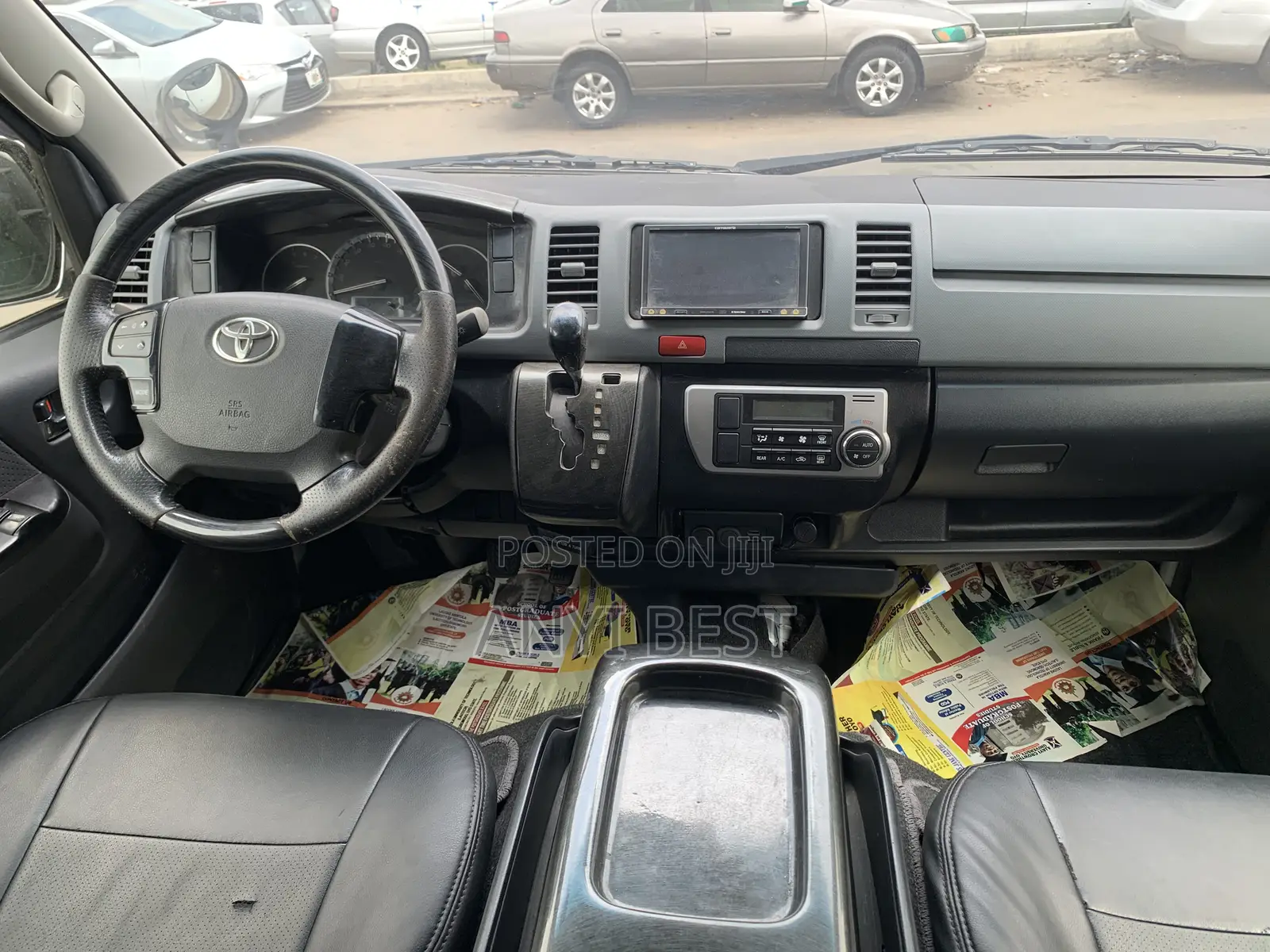 Toyota HiAce 2014 White